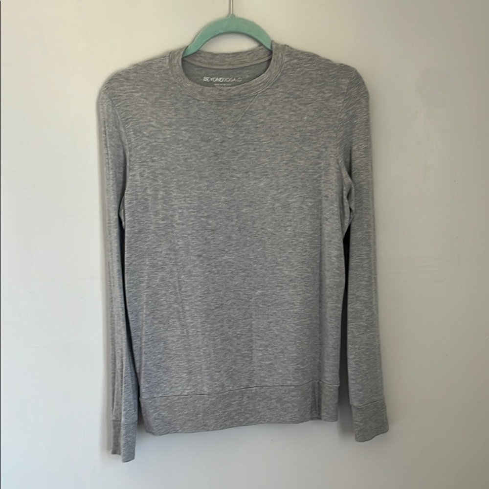 Beyond Yoga Gray Crewneck Sweater Lightweight Knit Size Small